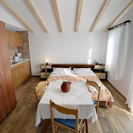 Mira Apartment *