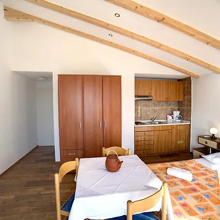 Apartment Mira