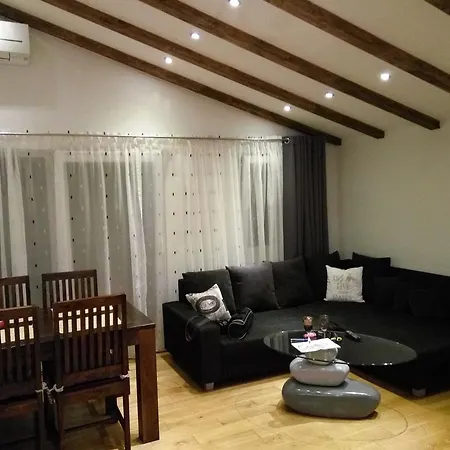 Apartment Mira