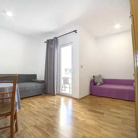 Apartment Mira