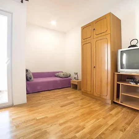 Mira Apartment